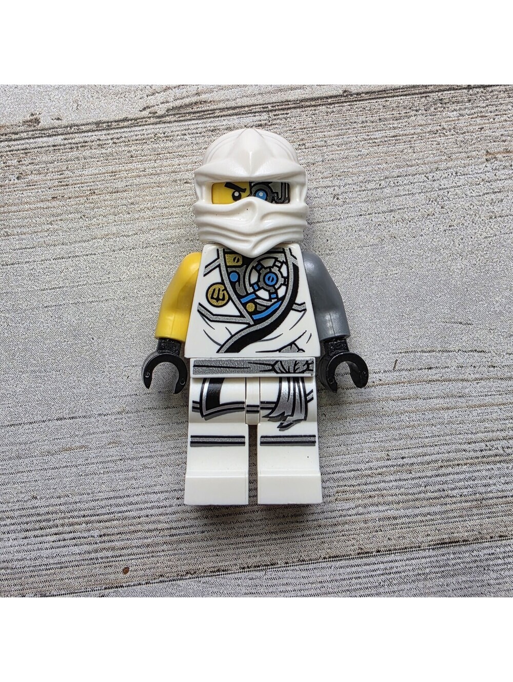 LEGO Ninjago Zane Tournament Robe Official Minifigure Tournament of Elements